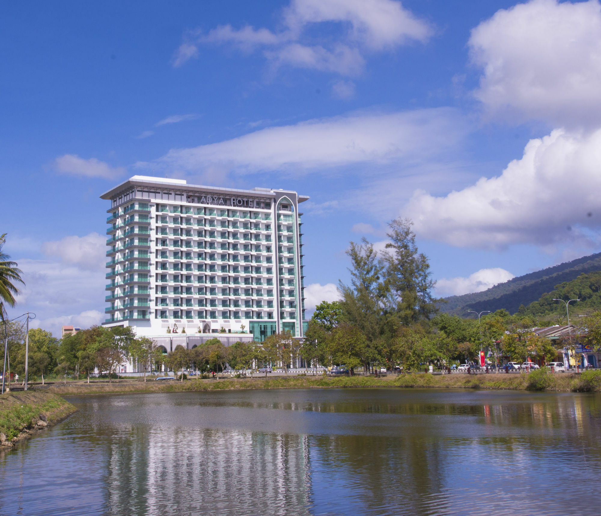Adya Hotel Langkawi Kuah Exterior foto